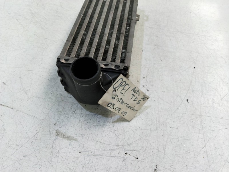 Recambio de intercooler para opel astra f berlina básico referencia OEM IAM 90353026  