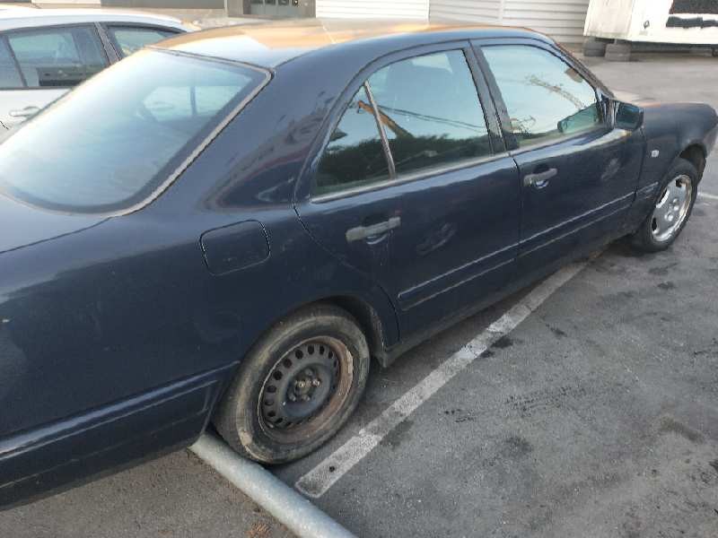 mercedes clase e (w210) berlina del año 1995