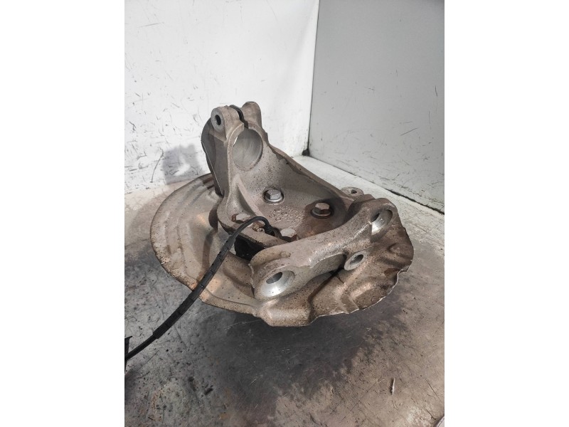 Recambio de mangueta delantera derecha para bmw serie 3 touring (e91) 320d referencia OEM IAM 3121676444403  