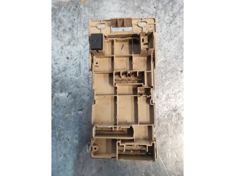 Recambio de caja reles / fusibles para subaru tribeca b9 3.0 cat referencia OEM IAM 82201XA00B  