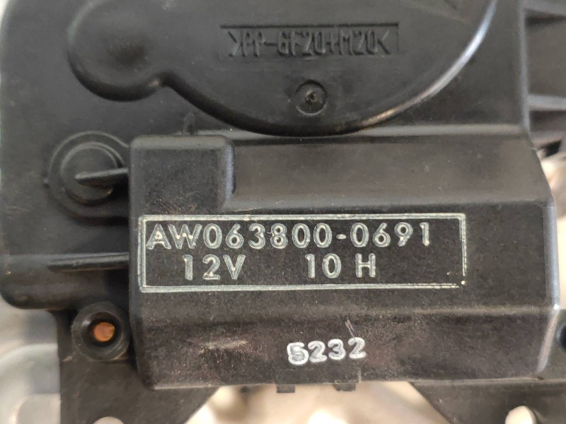 Recambio de motor apertura trampillas climatizador para subaru tribeca b9 3.0 cat referencia OEM IAM AW0638000691  