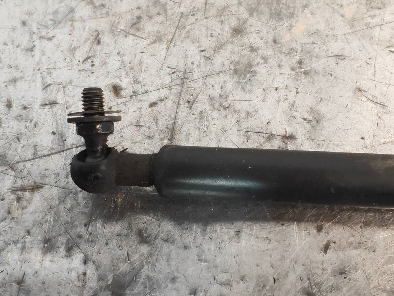 Recambio de amortiguadores capo para subaru tribeca b9 3.0 cat referencia OEM IAM   