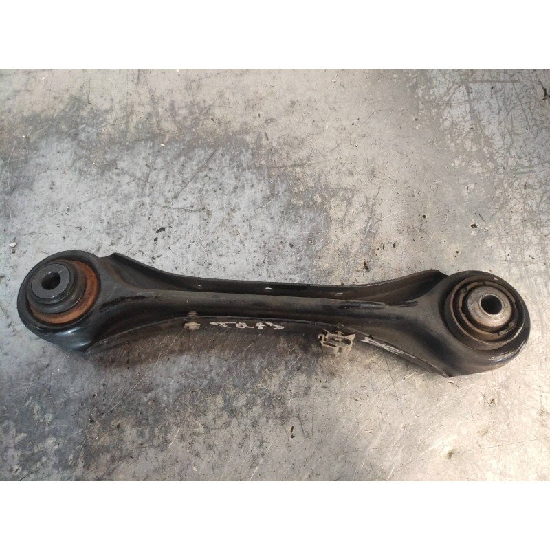 Recambio de brazo suspension superior trasero derecho para bmw serie 3 coupe (e92) 330i referencia OEM IAM 677798002  