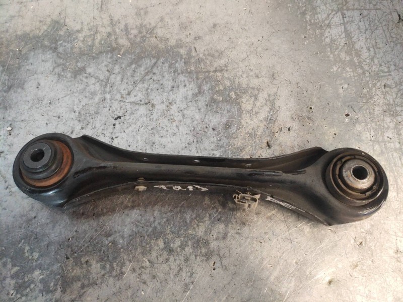 Recambio de brazo suspension superior trasero derecho para bmw serie 3 coupe (e92) 330i referencia OEM IAM 677798002  