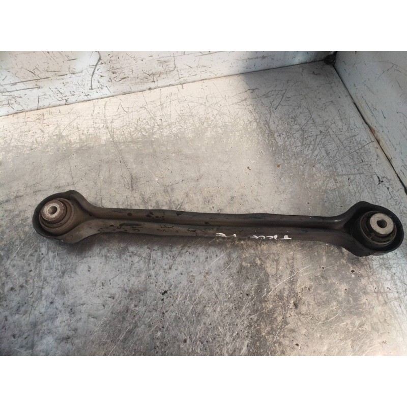 Recambio de brazo suspension superior trasero izquierdo para bmw serie 3 coupe (e92) 330i referencia OEM IAM 676347111  