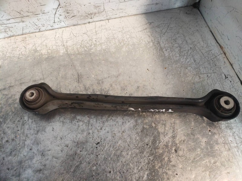 Recambio de brazo suspension superior trasero izquierdo para bmw serie 3 coupe (e92) 330i referencia OEM IAM 676347111  