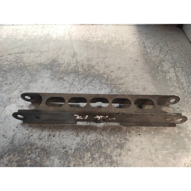 Recambio de brazo suspension superior trasero izquierdo para bmw serie 3 coupe (e92) 330i referencia OEM IAM 6763477  