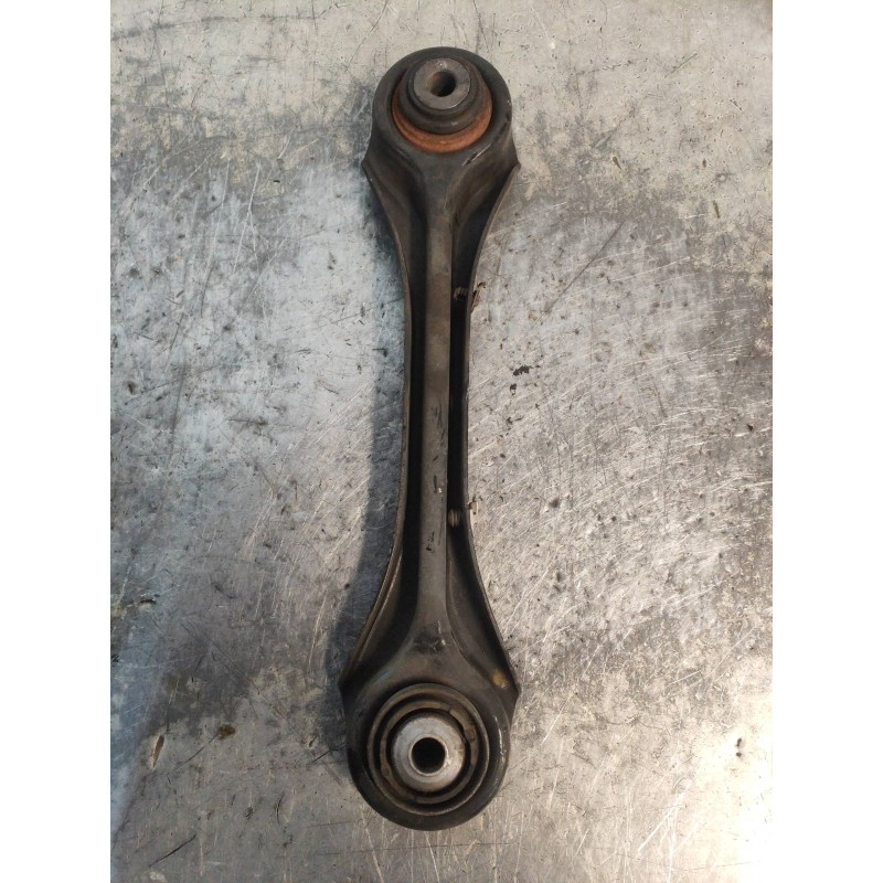 Recambio de brazo suspension superior trasero izquierdo para bmw serie 3 coupe (e92) 330i referencia OEM IAM 6777980  