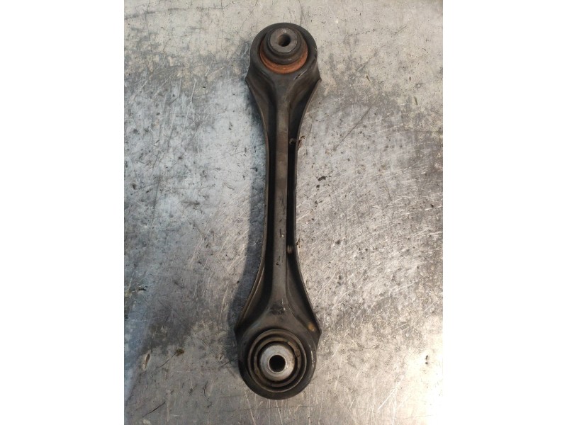 Recambio de brazo suspension superior trasero izquierdo para bmw serie 3 coupe (e92) 330i referencia OEM IAM 6777980  