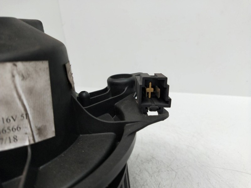 Recambio de motor calefaccion para chrysler pt cruiser (pt) 1.6 16v cat referencia OEM IAM 985201Q  