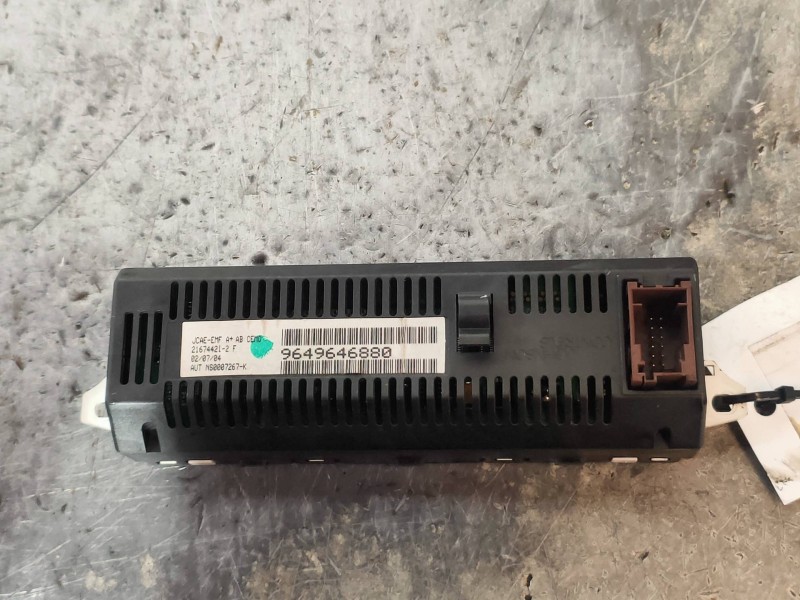Recambio de pantalla multifuncion para citroen c4 coupe vtr referencia OEM IAM 9649646880 216744212F 