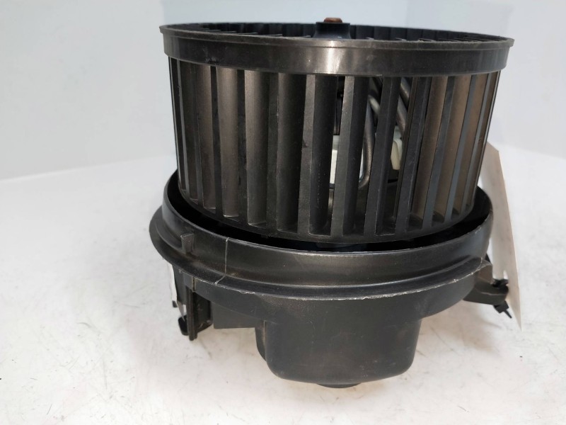 Recambio de motor calefaccion para citroen c3 1.1 furio referencia OEM IAM GMVA86CHP35 F665876T 