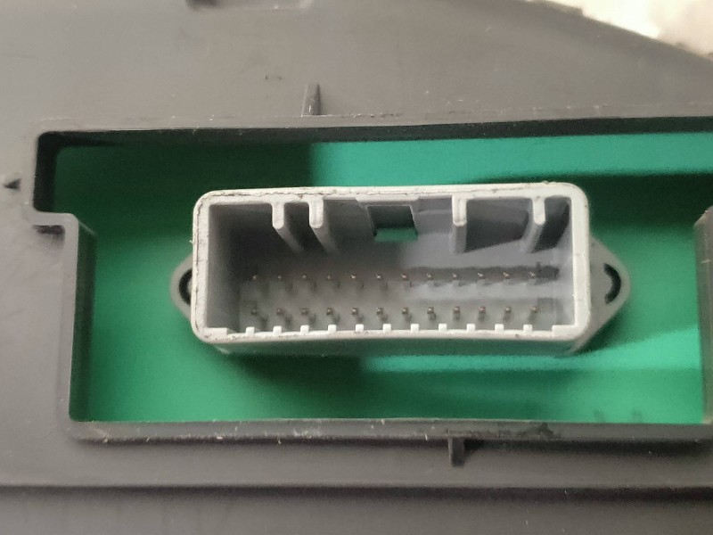 Recambio de cuadro instrumentos para renault clio iii confort dynamique referencia OEM IAM 8200628775H LCMA023073 