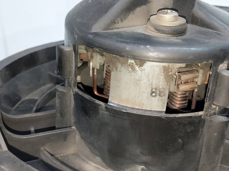 Recambio de motor calefaccion para citroen xsara berlina 1.9 turbodiesel referencia OEM IAM 210681233F  97