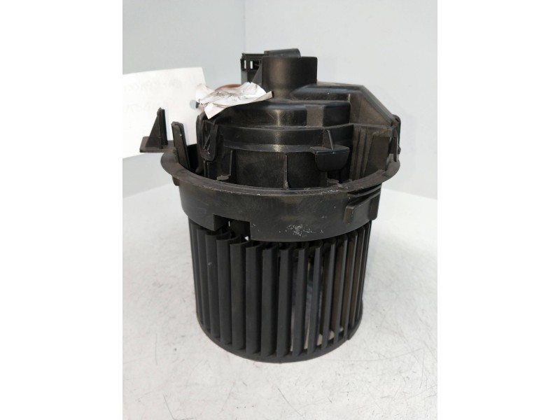 Recambio de motor calefaccion para dacia sandero 0.9 tce cat referencia OEM IAM 109038B 52AC 