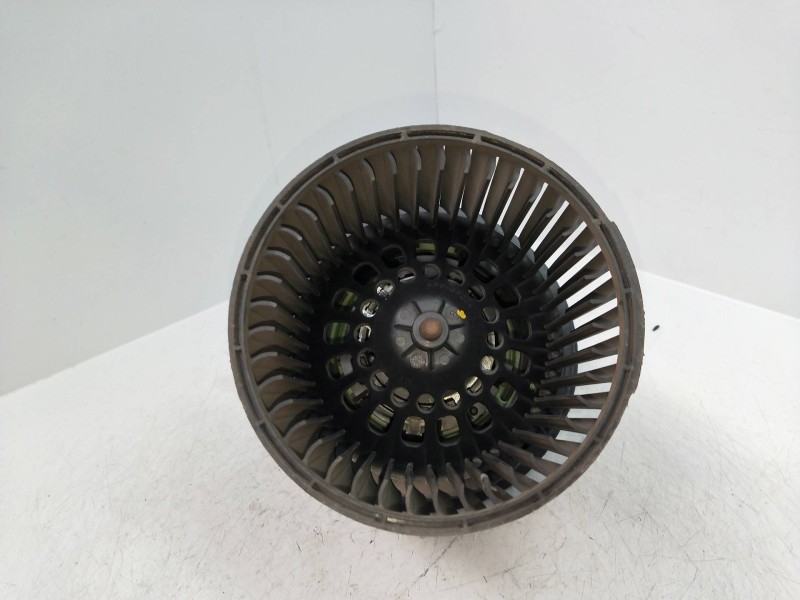 Recambio de motor calefaccion para dacia sandero 0.9 tce cat referencia OEM IAM 109038B 52AC 