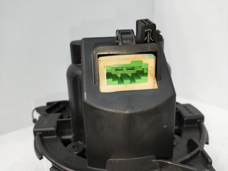 Recambio de motor calefaccion para dacia sandero stepway comfort referencia OEM IAM 5P3730100  