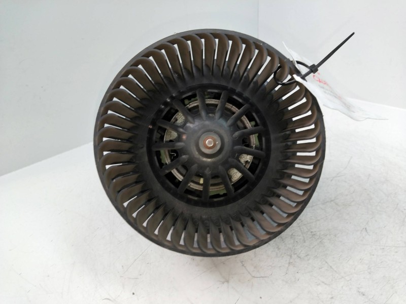 Recambio de motor calefaccion para dacia sandero stepway referencia OEM IAM 106609Z  
