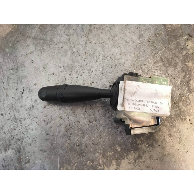 Recambio de mando limpia para toyota corolla (e12) 2.0 d-4d linea luna berlina referencia OEM IAM 173738  