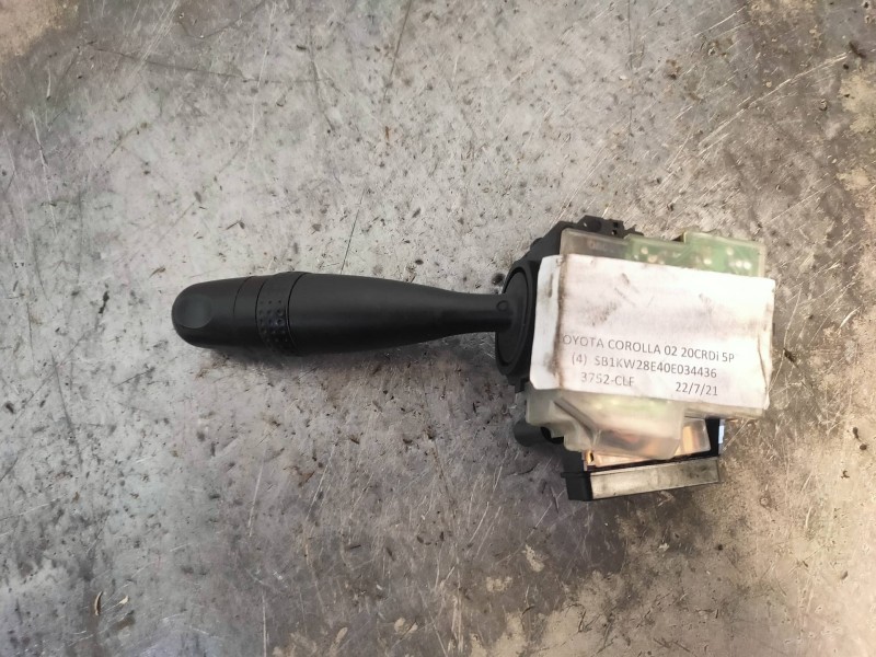 Recambio de mando limpia para toyota corolla (e12) 2.0 d-4d linea luna berlina referencia OEM IAM 173738  