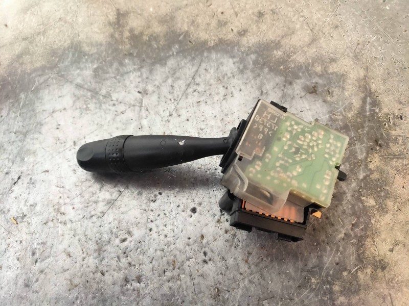 Recambio de mando limpia para toyota corolla (e12) 1.4 d-4d luna sedán referencia OEM IAM 173739  