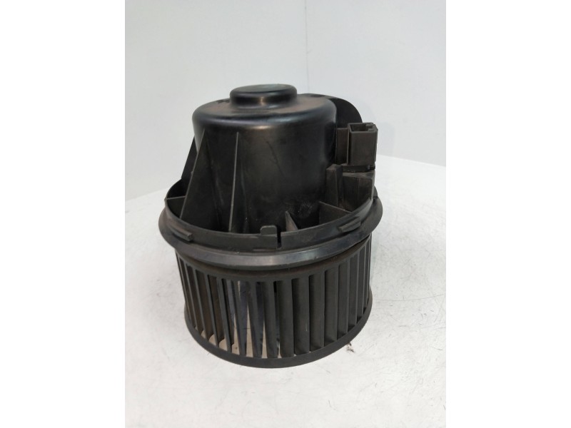Recambio de motor calefaccion para ford focus berlina (cap) 1.6 tdci cat referencia OEM IAM 3M5H18456EB  