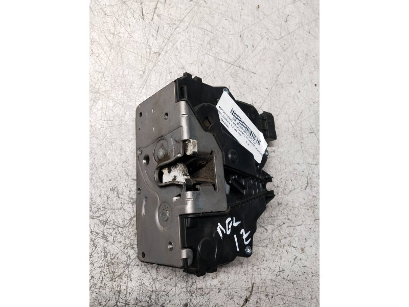 Recambio de motor cierre centralizado delantero izquierdo para opel corsa e 1.3 16v cdti referencia OEM IAM 13431841  3P