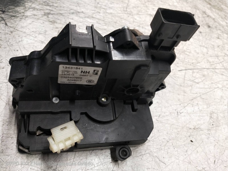 Recambio de motor cierre centralizado delantero izquierdo para opel corsa e 1.3 16v cdti referencia OEM IAM 13431841  3P