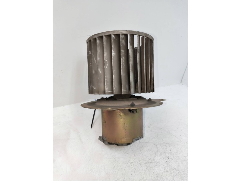 Recambio de motor calefaccion para ford transit, caja cerrada 86/92 referencia OEM IAM E5RF18527AA  