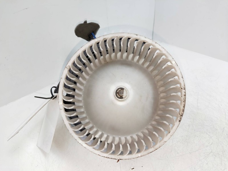 Recambio de motor calefaccion para mitsubishi galloper (hyundai) referencia OEM IAM    Recambio de motor calefaccion para mitsubishi galloper (hyundai) referencia OEM IAM