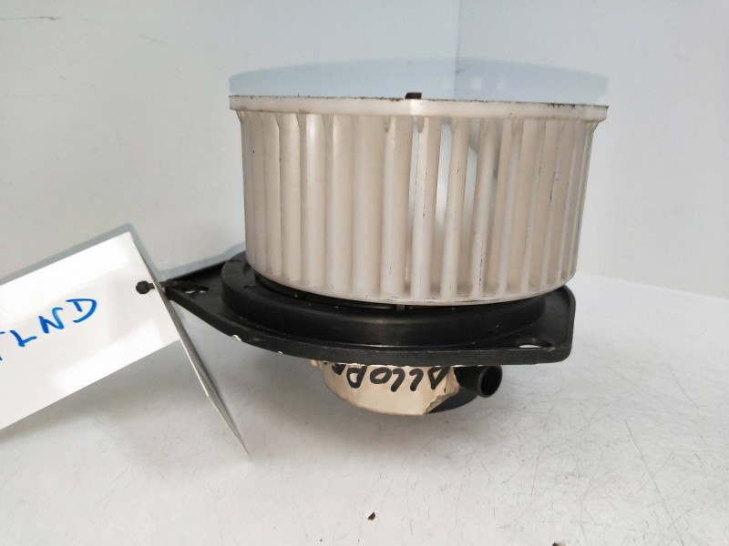 Recambio de motor calefaccion para mitsubishi galloper (hyundai) referencia OEM IAM    Recambio de motor calefaccion para mitsubishi galloper (hyundai) referencia OEM IAM