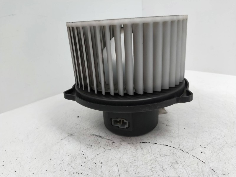 Recambio de motor calefaccion para hyundai coupe (gk) 1.6 16v cat referencia OEM IAM F00S330020  