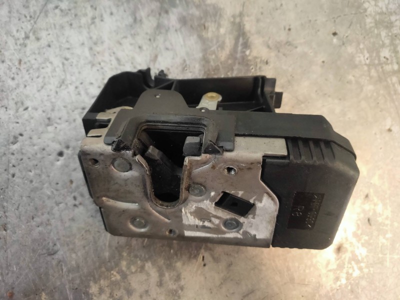 Recambio de motor cierre centralizado delantero derecho para renault trafic caja cerrada (ab 4.01) referencia OEM IAM 8200042171