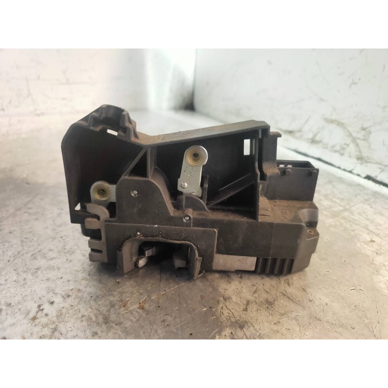 Recambio de motor cierre centralizado delantero derecho para renault trafic caja cerrada (ab 4.01) referencia OEM IAM 8200042171