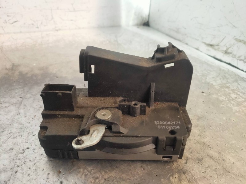 Recambio de motor cierre centralizado delantero derecho para renault trafic caja cerrada (ab 4.01) referencia OEM IAM 8200042171