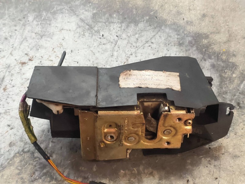 Recambio de motor cierre centralizado trasero derecho para ford escort berlina/turnier 1.6 16v cat referencia OEM IAM   