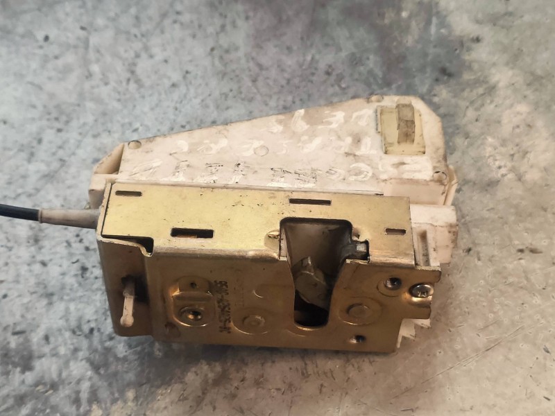 Recambio de motor cierre centralizado trasero derecho para ford escort berl./turnier 1.8 turbodiesel cat referencia OEM IAM 95AG