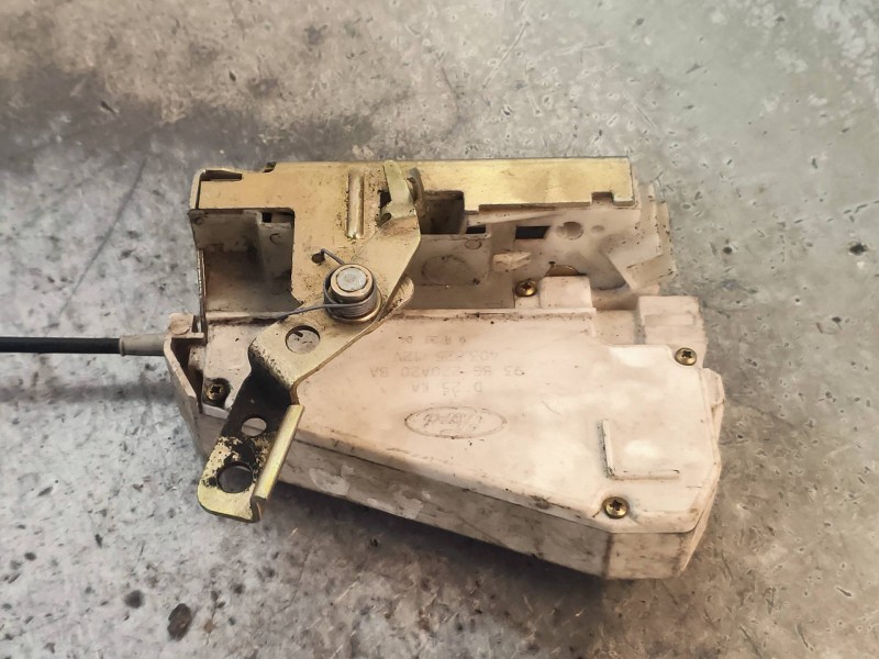 Recambio de motor cierre centralizado trasero derecho para ford escort berl./turnier 1.8 turbodiesel cat referencia OEM IAM 95AG