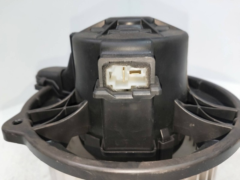 Recambio de motor calefaccion para hyundai i30 1.4 cat referencia OEM IAM F00S33F023  