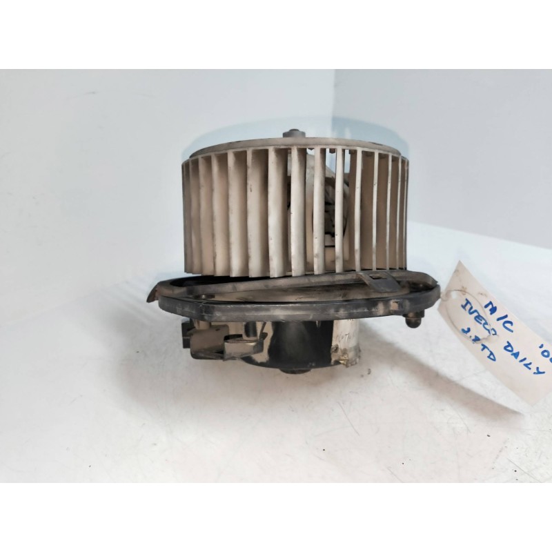 Recambio de motor calefaccion para iveco daily caja cerrada (1999 =>) 2.8 diesel cat referencia OEM IAM 570630200  