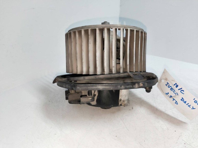 Recambio de motor calefaccion para iveco daily caja cerrada (1999 =>) 2.8 diesel cat referencia OEM IAM 570630200  
