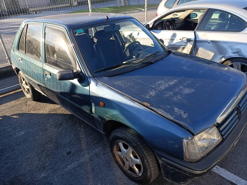 peugeot 205 berlina del año 1997