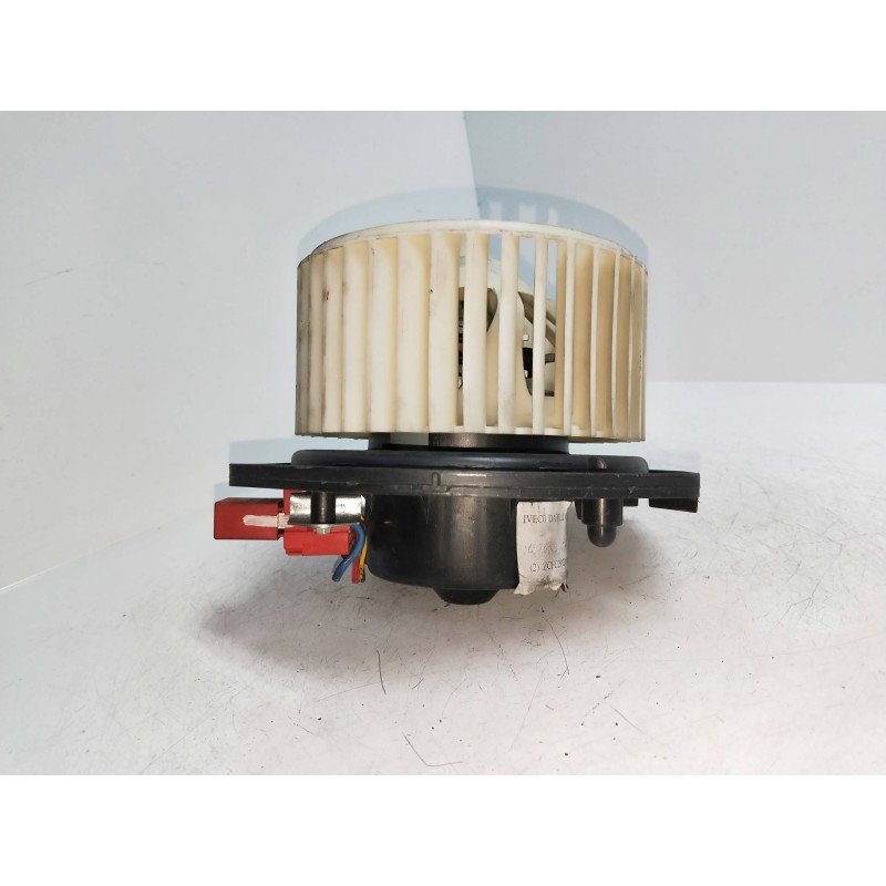 Recambio de motor calefaccion para iveco daily caja cerrada (2006 =>) 2.3 diesel cat referencia OEM IAM 570630200  