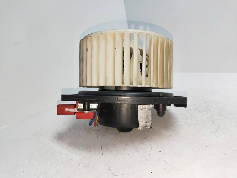 Recambio de motor calefaccion para iveco daily caja cerrada (2006 =>) 2.3 diesel cat referencia OEM IAM 570630200  