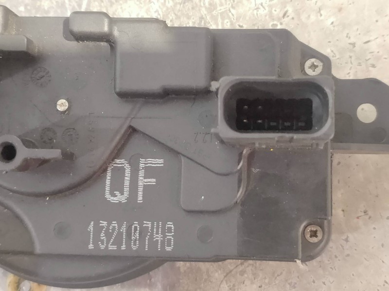 Recambio de motor cierre centralizado delantero izquierdo para opel astra h berlina 1.7 16v cdti referencia OEM IAM 13210748 5P 