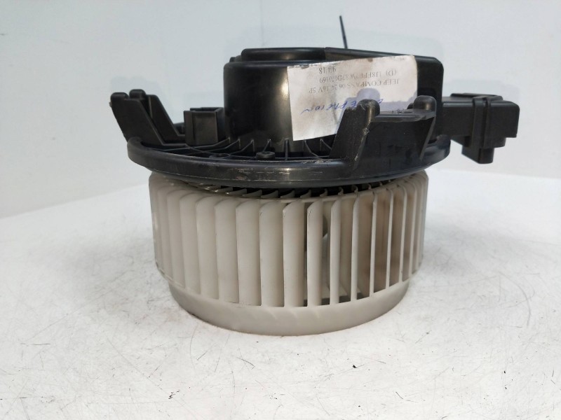 Recambio de motor calefaccion para jeep compass 2.4 16v cat referencia OEM IAM AY2727005011  
