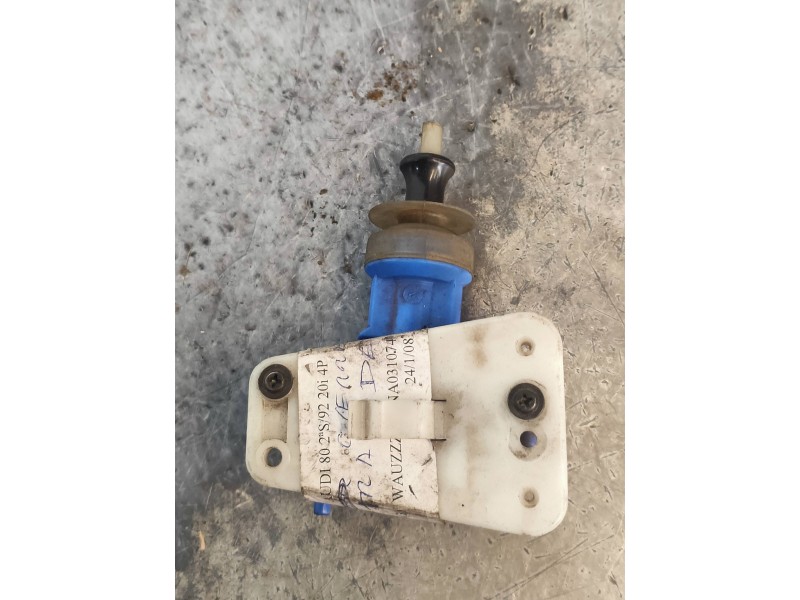 Recambio de motor cierre centralizado trasero derecho para audi 80 avant 2.0 referencia OEM IAM 893862153D  