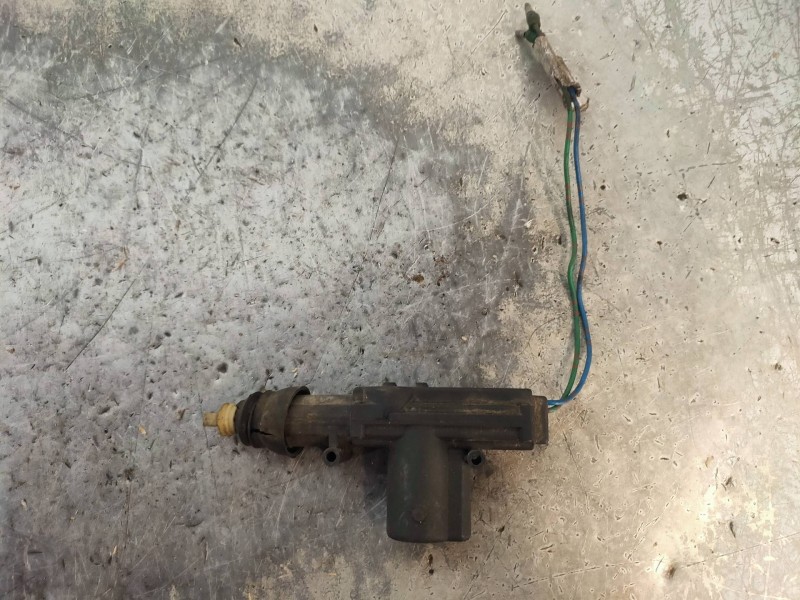 Recambio de motor cierre centralizado trasero derecho para audi 80/90 (893) 80 referencia OEM IAM   