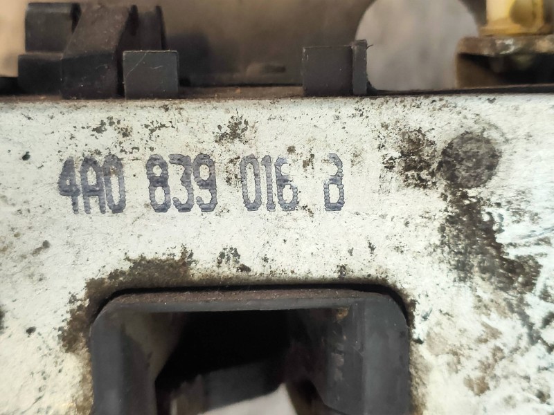 Recambio de motor cierre centralizado trasero derecho para audi 100 berlina (c4) 2.5 tdi referencia OEM IAM 4A0839016B   Recambio de motor cierre centralizado trasero derecho para audi 100 berlina (c4) 2.5 tdi referencia OEM IAM 4A0839016B