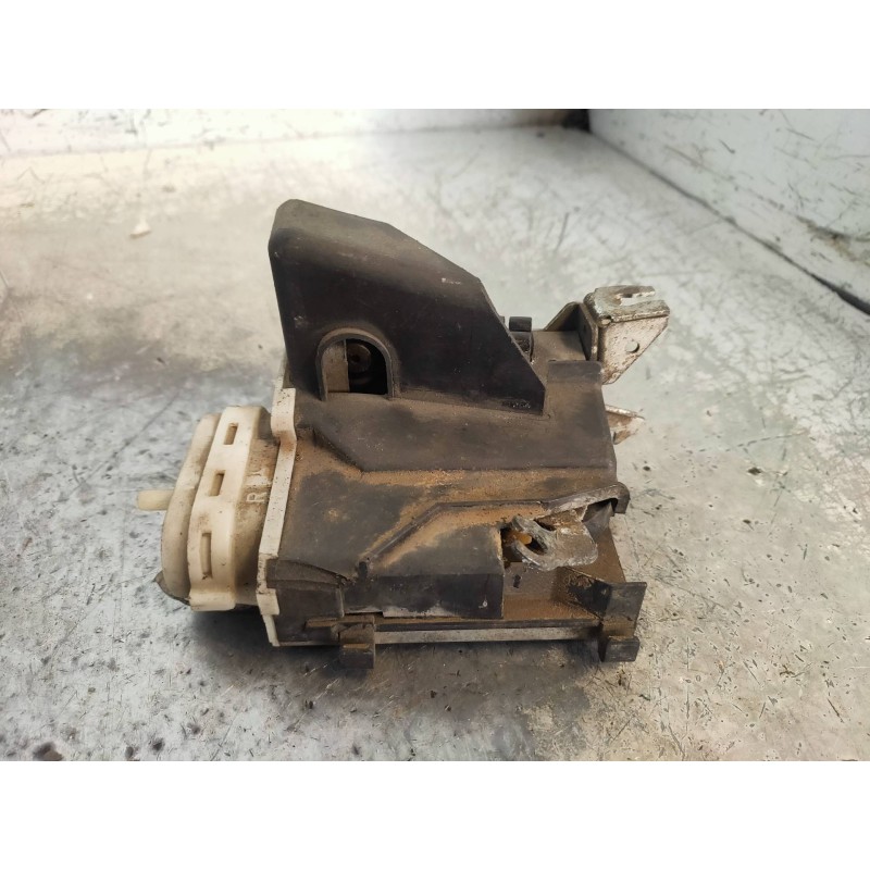 Recambio de motor cierre centralizado trasero derecho para audi 100 berlina (c4) 2.5 tdi referencia OEM IAM 4A0839016B   Recambio de motor cierre centralizado trasero derecho para audi 100 berlina (c4) 2.5 tdi referencia OEM IAM 4A0839016B